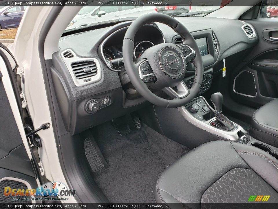 2019 Jeep Compass Latitude 4x4 White / Black Photo #7