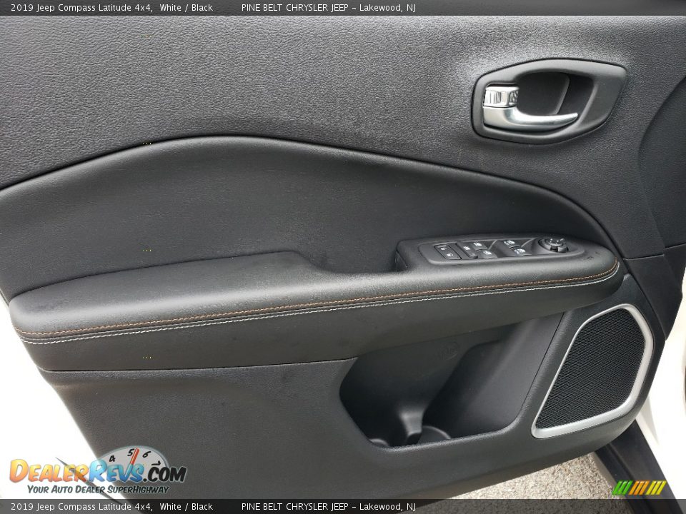 2019 Jeep Compass Latitude 4x4 White / Black Photo #8