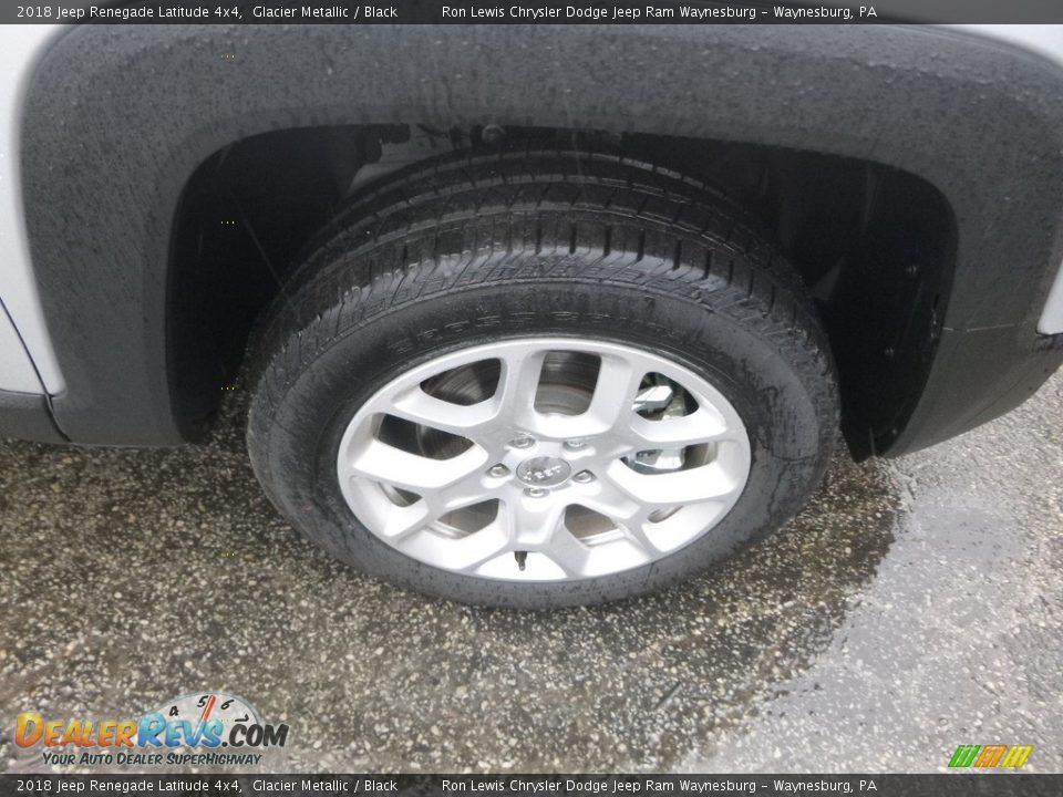 2018 Jeep Renegade Latitude 4x4 Glacier Metallic / Black Photo #8