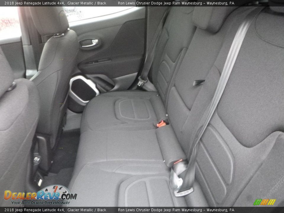2018 Jeep Renegade Latitude 4x4 Glacier Metallic / Black Photo #10
