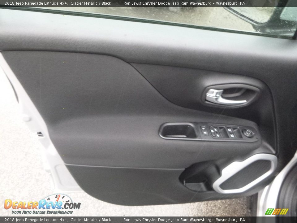 2018 Jeep Renegade Latitude 4x4 Glacier Metallic / Black Photo #11