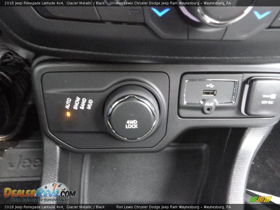 2018 Jeep Renegade Latitude 4x4 Glacier Metallic / Black Photo #18