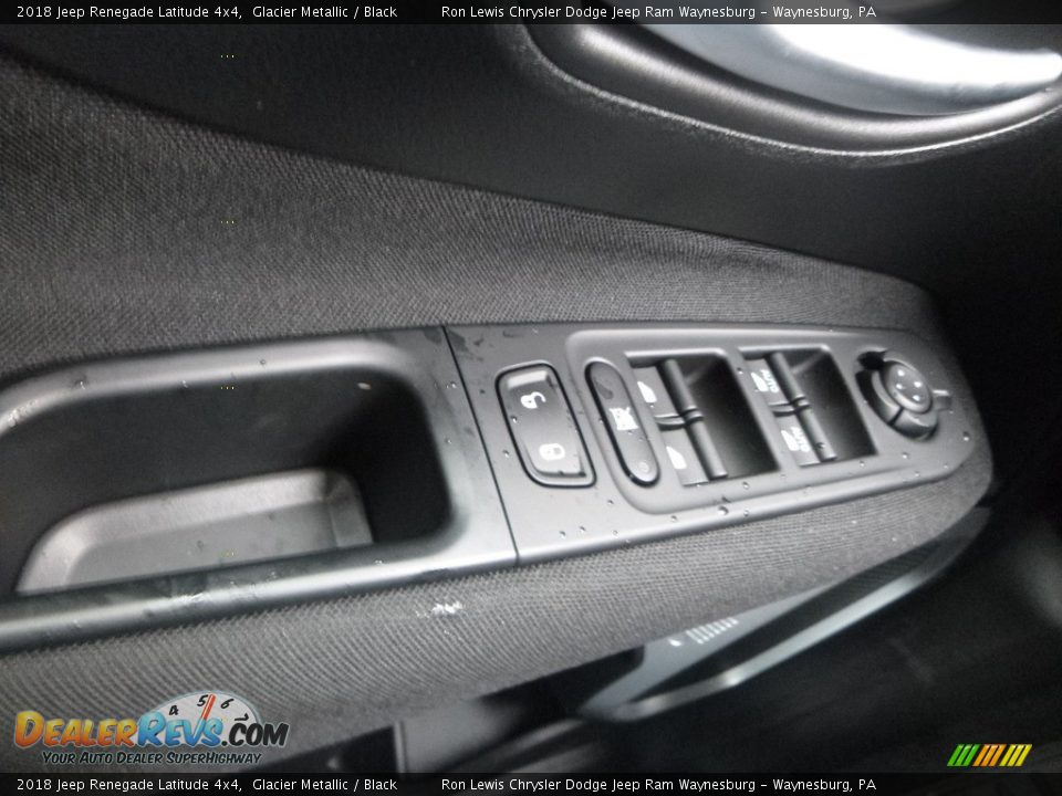 2018 Jeep Renegade Latitude 4x4 Glacier Metallic / Black Photo #19