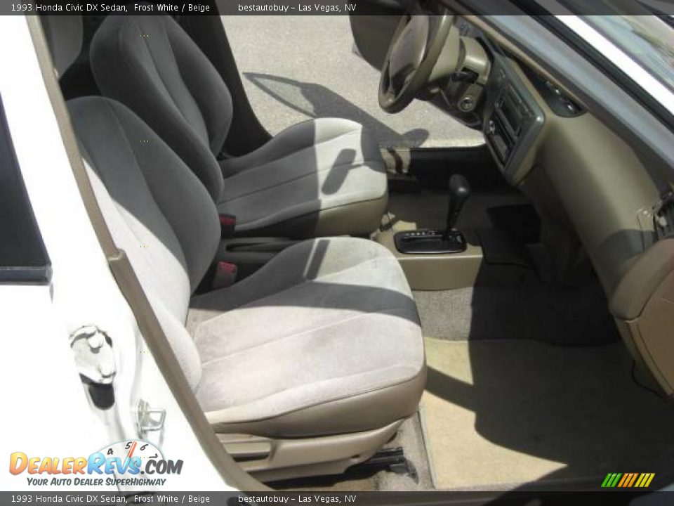 1993 Honda Civic DX Sedan Frost White / Beige Photo #22