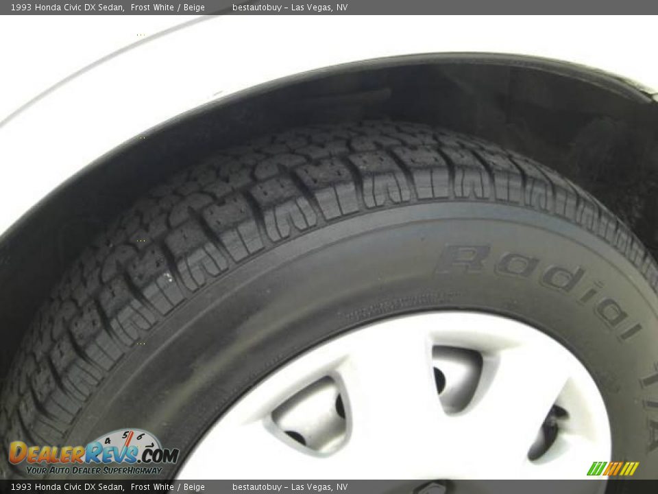 1993 Honda Civic DX Sedan Frost White / Beige Photo #28