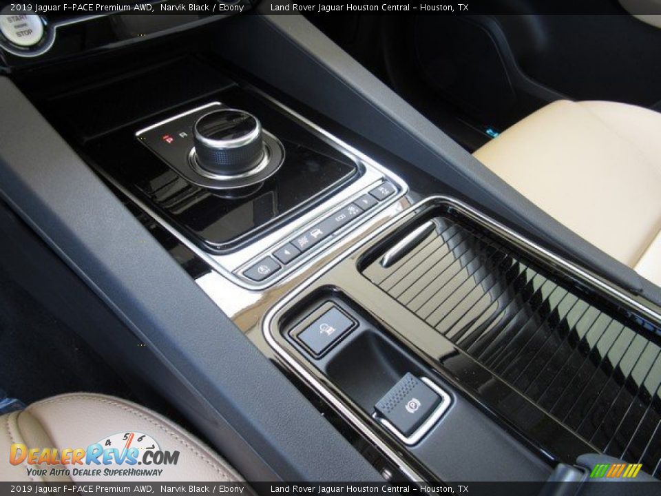2019 Jaguar F-PACE Premium AWD Narvik Black / Ebony Photo #33