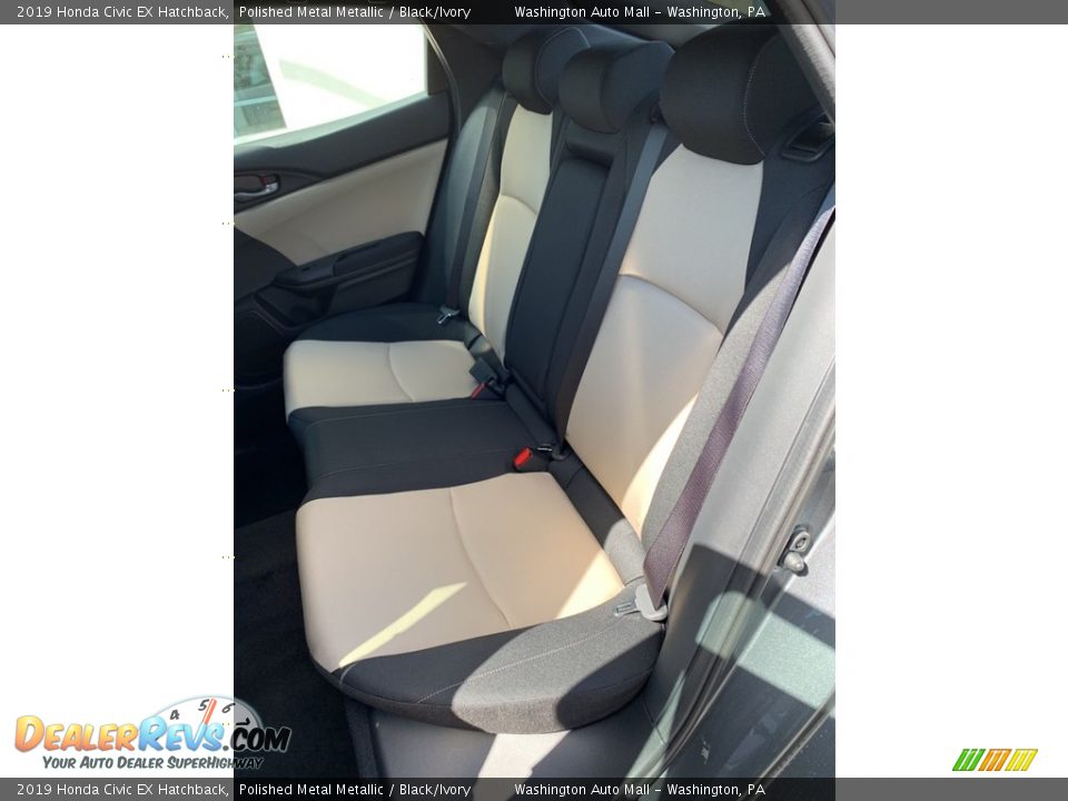 2019 Honda Civic EX Hatchback Polished Metal Metallic / Black/Ivory Photo #18