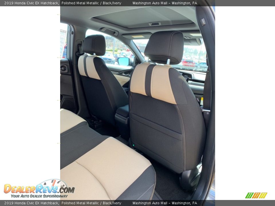 2019 Honda Civic EX Hatchback Polished Metal Metallic / Black/Ivory Photo #24