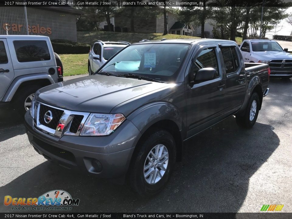 2017 Nissan Frontier SV Crew Cab 4x4 Gun Metallic / Steel Photo #2