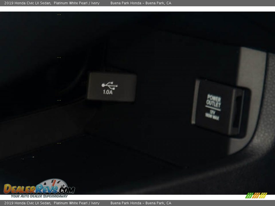 2019 Honda Civic LX Sedan Platinum White Pearl / Ivory Photo #29