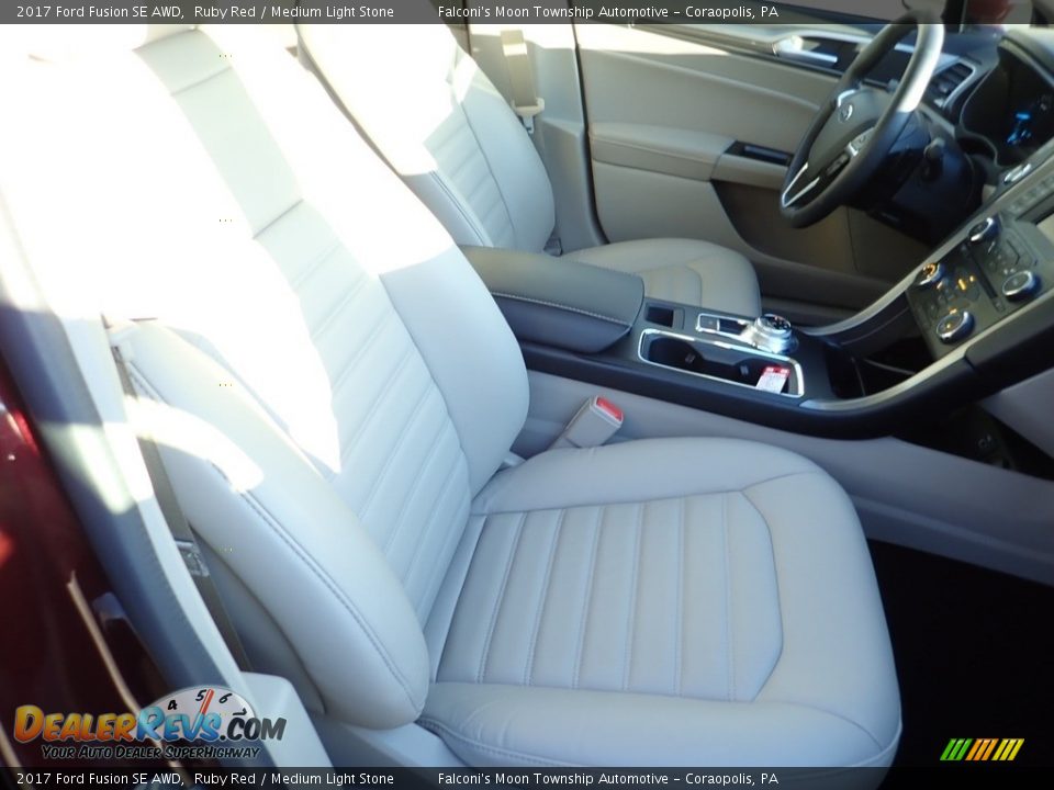 2017 Ford Fusion SE AWD Ruby Red / Medium Light Stone Photo #10
