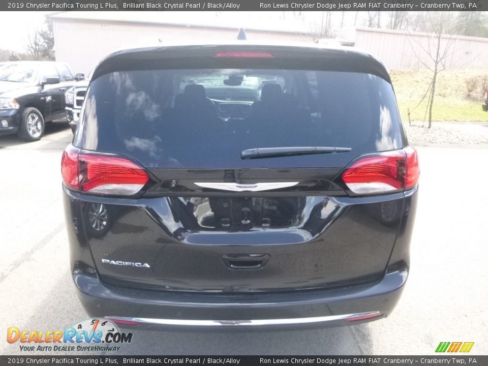 2019 Chrysler Pacifica Touring L Plus Brilliant Black Crystal Pearl / Black/Alloy Photo #4
