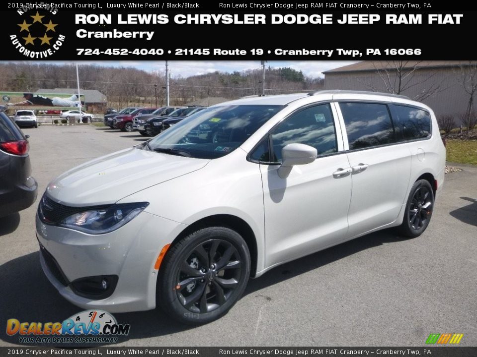 2019 Chrysler Pacifica Touring L Luxury White Pearl / Black/Black Photo #1