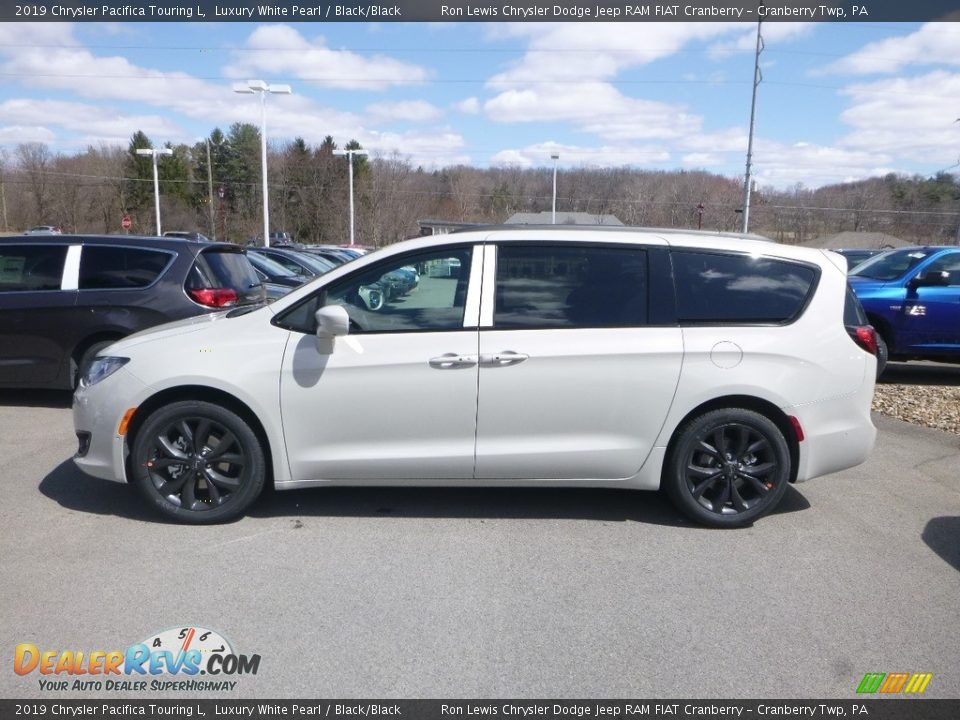 Luxury White Pearl 2019 Chrysler Pacifica Touring L Photo #2