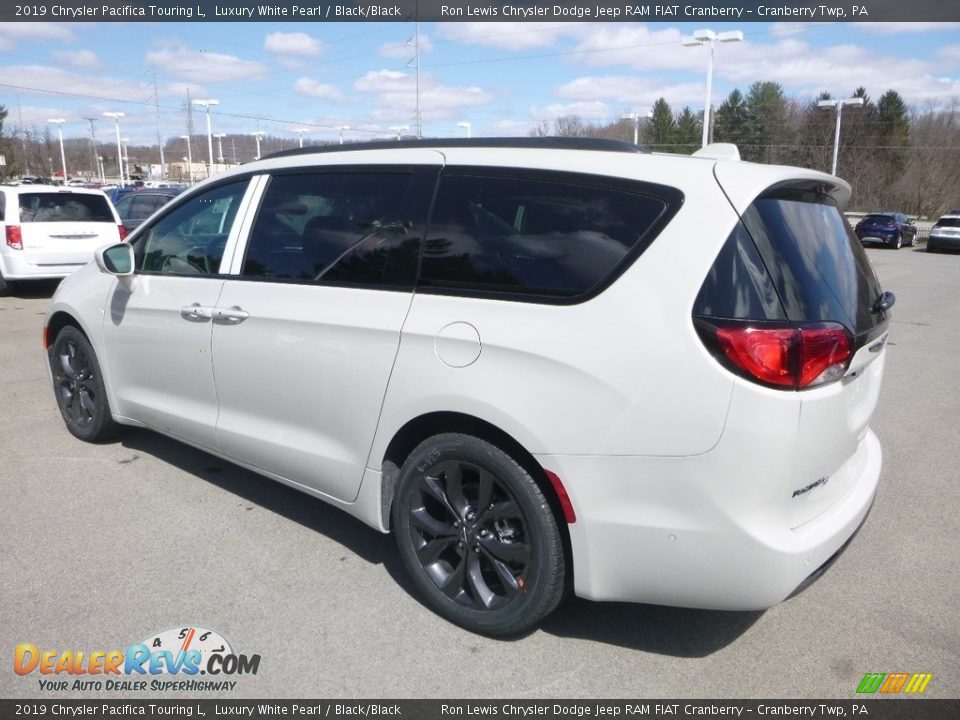 2019 Chrysler Pacifica Touring L Luxury White Pearl / Black/Black Photo #3