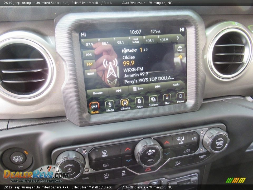 2019 Jeep Wrangler Unlimited Sahara 4x4 Billet Silver Metallic / Black Photo #17