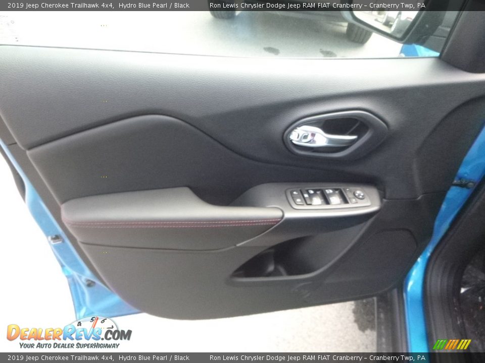 2019 Jeep Cherokee Trailhawk 4x4 Hydro Blue Pearl / Black Photo #13