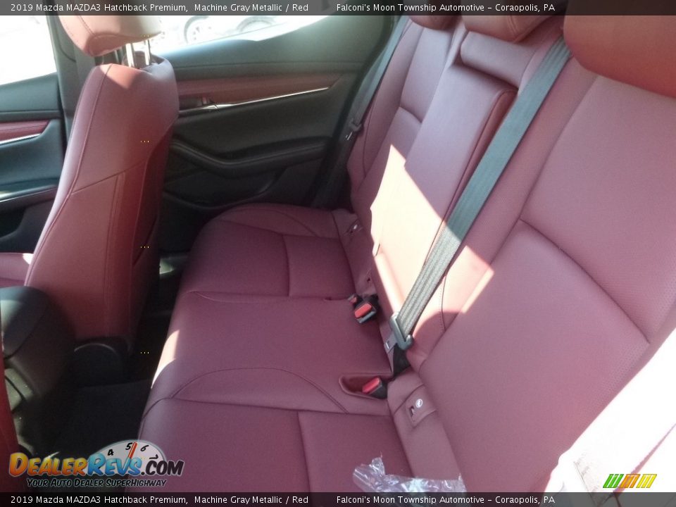 2019 Mazda MAZDA3 Hatchback Premium Machine Gray Metallic / Red Photo #8