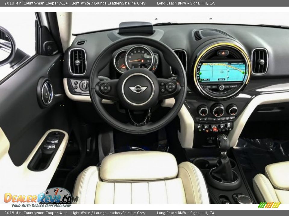 Dashboard of 2018 Mini Countryman Cooper ALL4 Photo #4