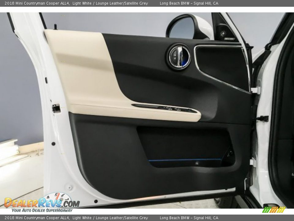 Door Panel of 2018 Mini Countryman Cooper ALL4 Photo #24