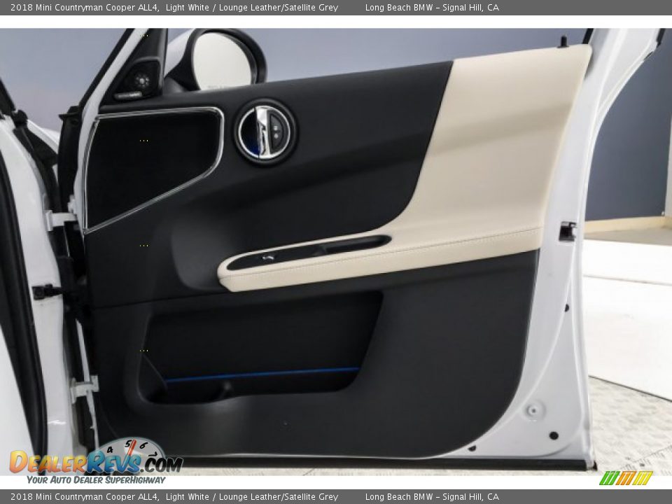 Door Panel of 2018 Mini Countryman Cooper ALL4 Photo #29