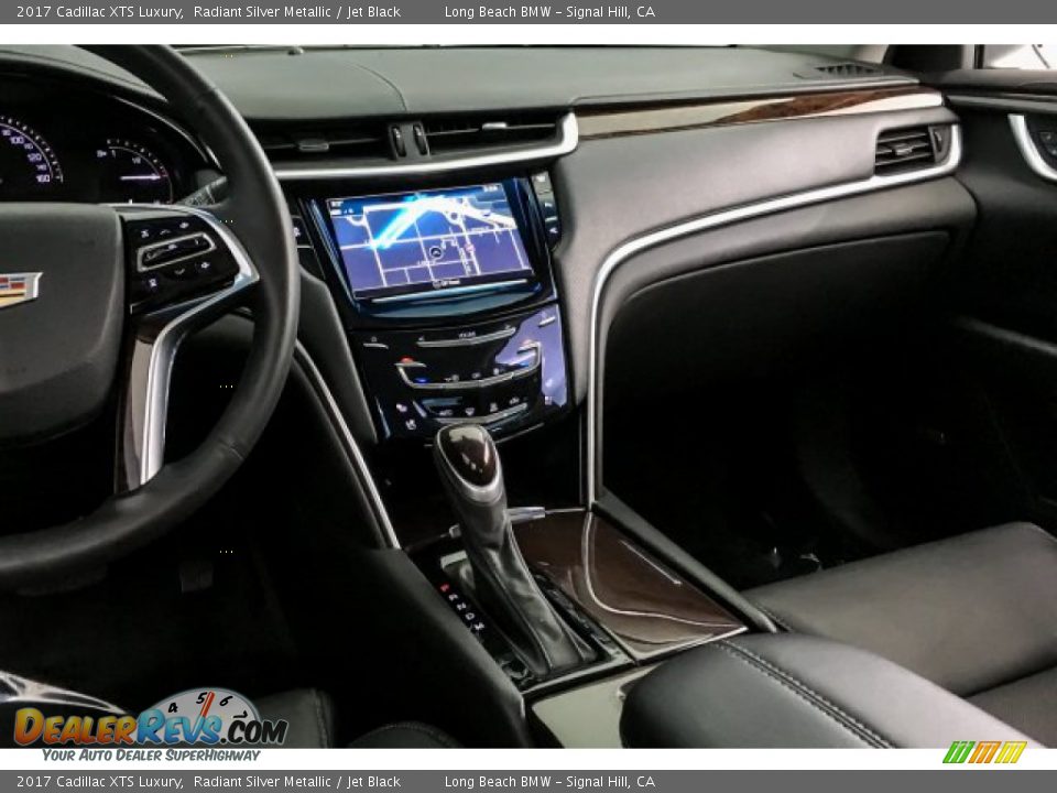 2017 Cadillac XTS Luxury Radiant Silver Metallic / Jet Black Photo #5