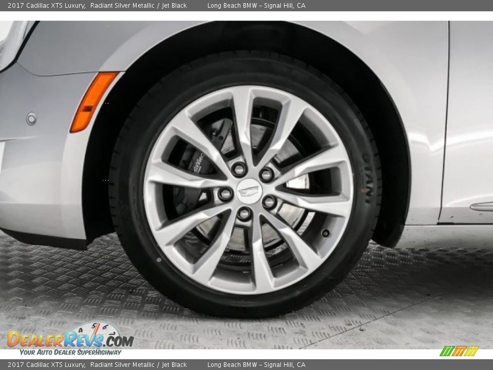 2017 Cadillac XTS Luxury Radiant Silver Metallic / Jet Black Photo #8