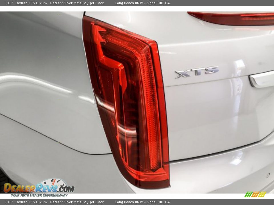 2017 Cadillac XTS Luxury Radiant Silver Metallic / Jet Black Photo #25