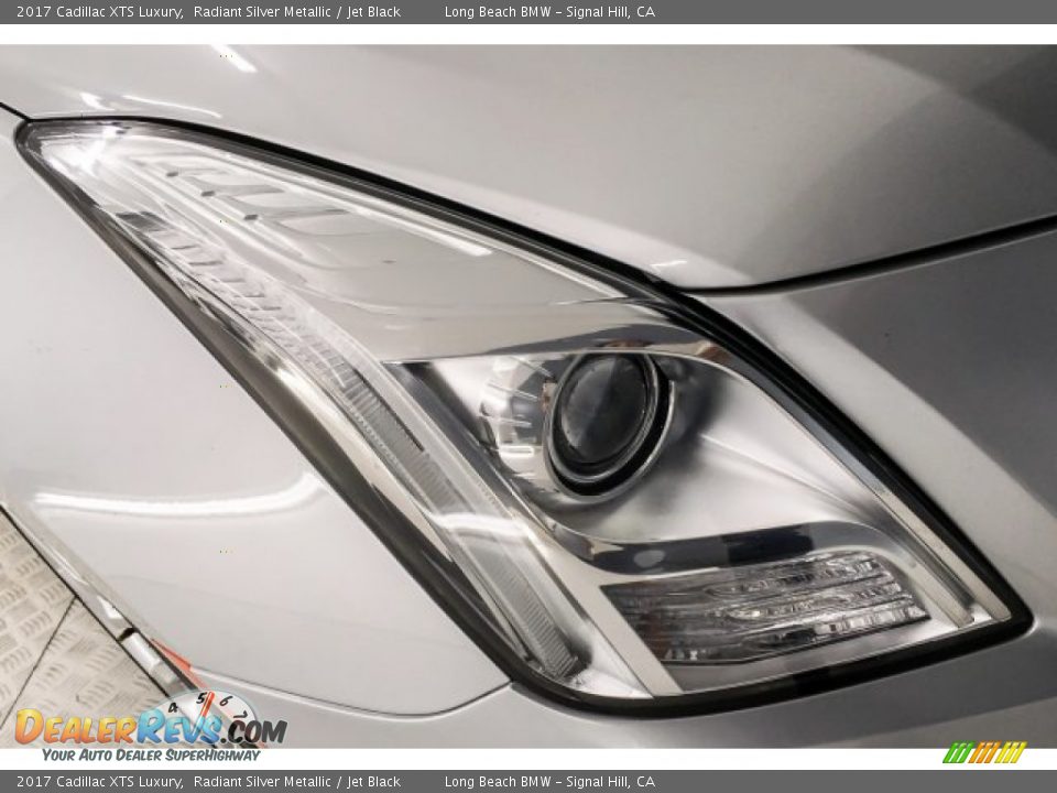 2017 Cadillac XTS Luxury Radiant Silver Metallic / Jet Black Photo #30