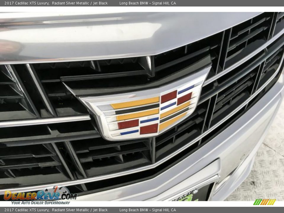 2017 Cadillac XTS Luxury Radiant Silver Metallic / Jet Black Photo #31
