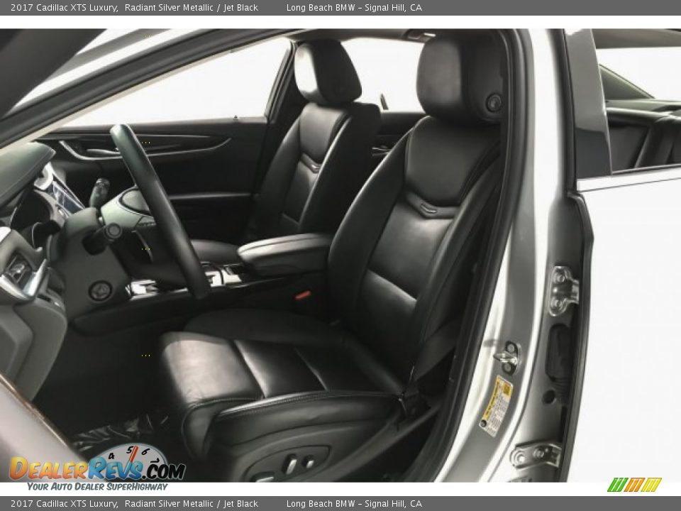 2017 Cadillac XTS Luxury Radiant Silver Metallic / Jet Black Photo #32
