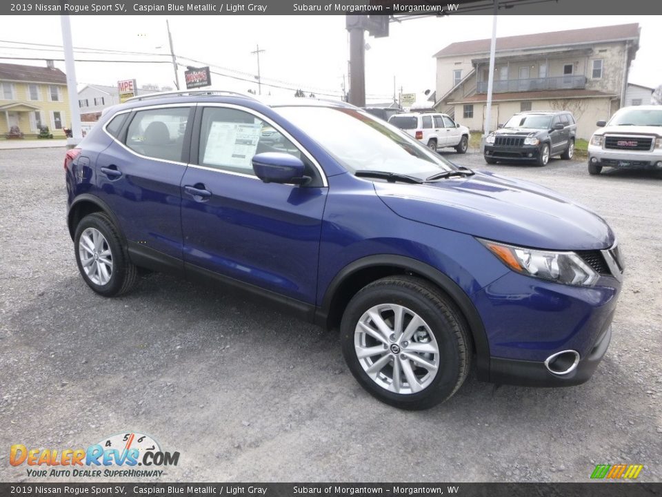 Front 3/4 View of 2019 Nissan Rogue Sport SV Photo #1