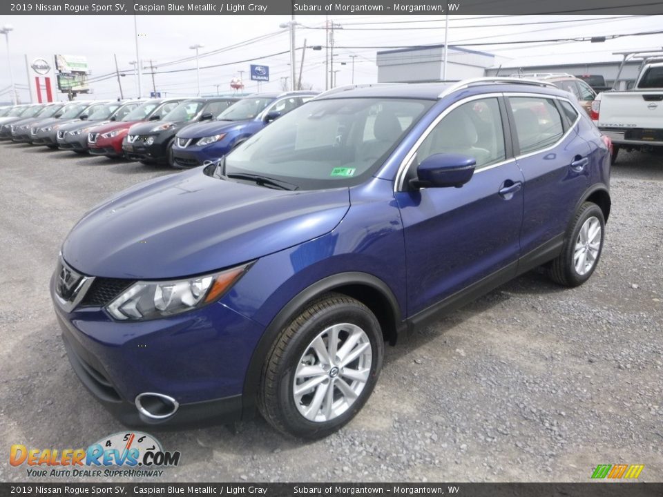 Front 3/4 View of 2019 Nissan Rogue Sport SV Photo #8