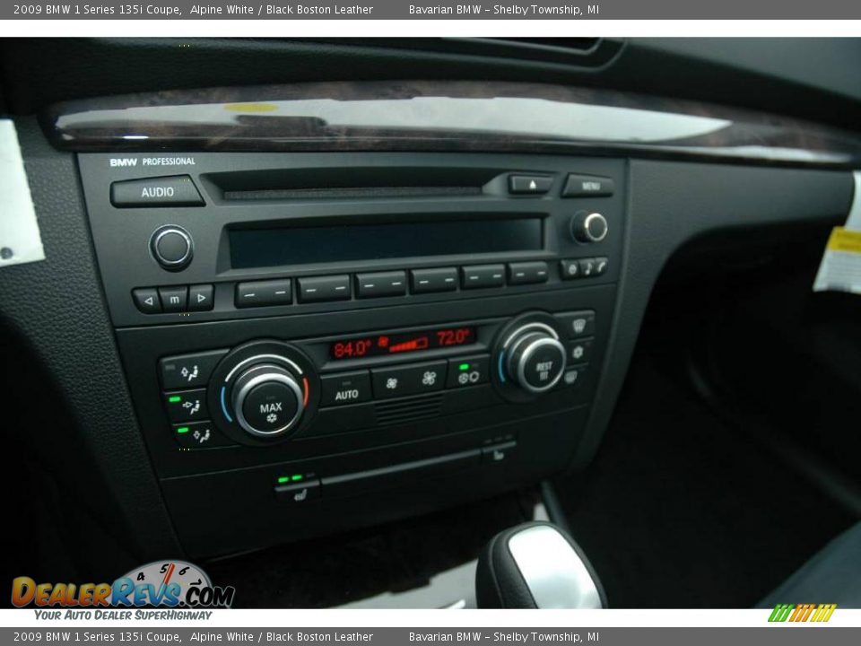 2009 BMW 1 Series 135i Coupe Alpine White / Black Boston Leather Photo #15