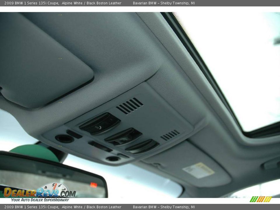 2009 BMW 1 Series 135i Coupe Alpine White / Black Boston Leather Photo #18