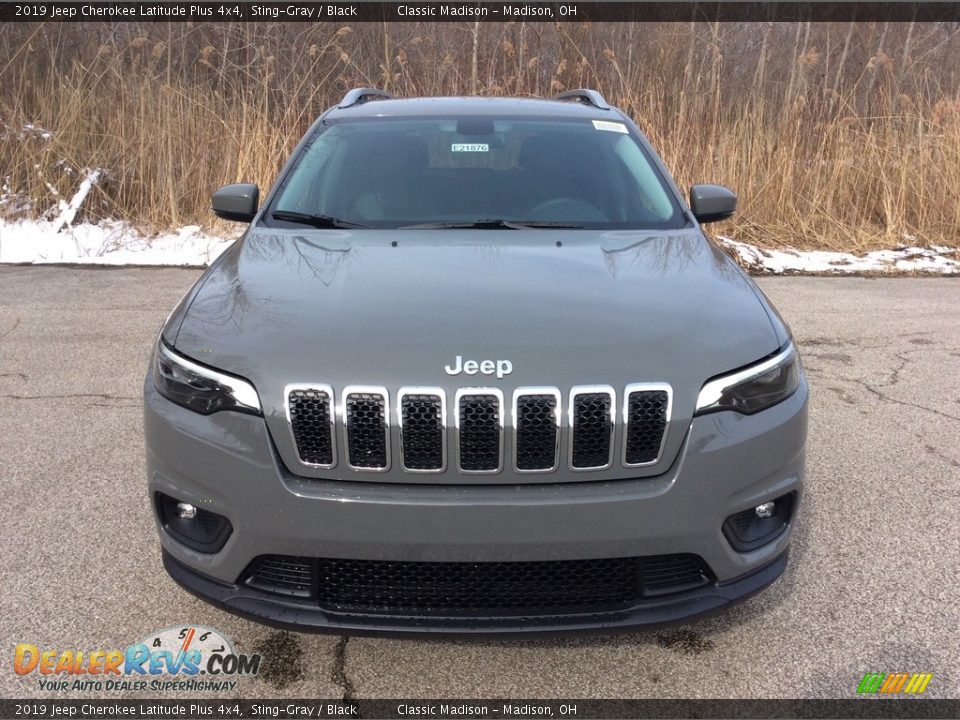 2019 Jeep Cherokee Latitude Plus 4x4 Sting-Gray / Black Photo #2
