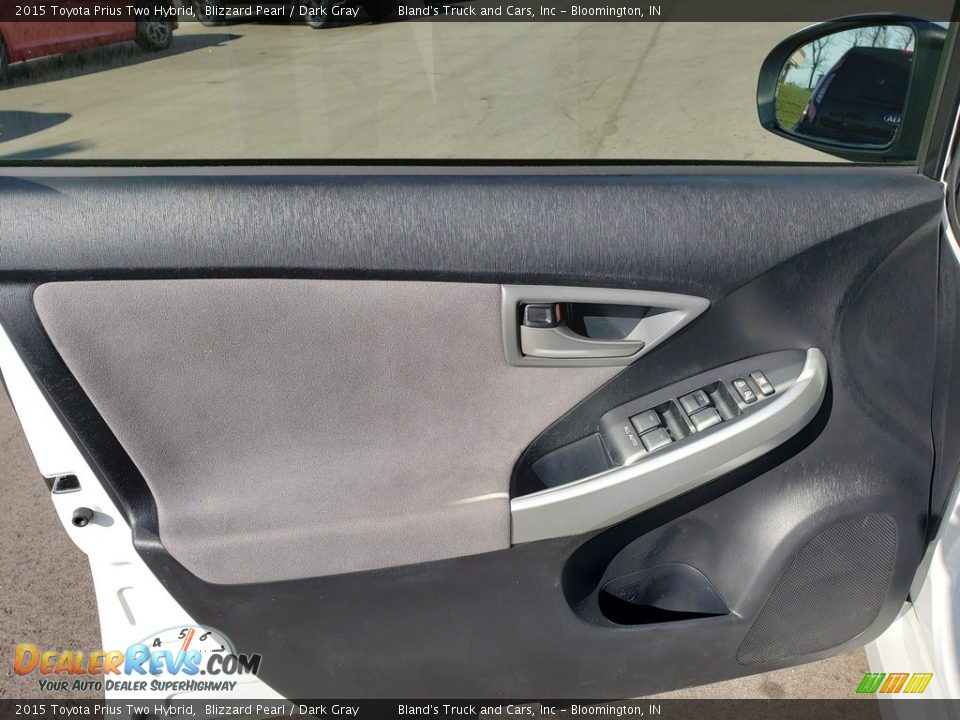 2015 Toyota Prius Two Hybrid Blizzard Pearl / Dark Gray Photo #4