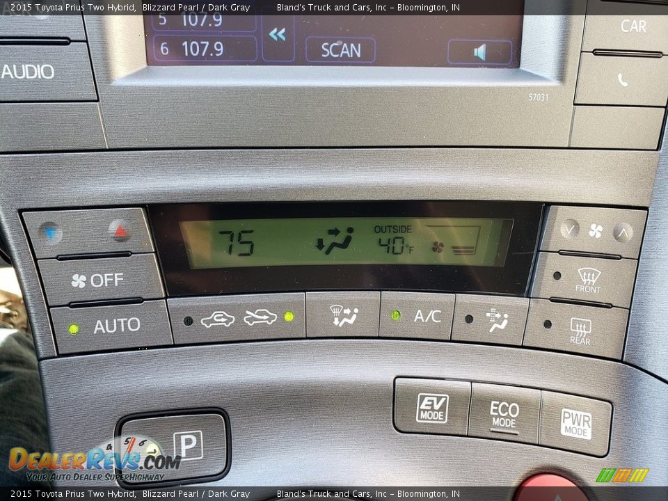 2015 Toyota Prius Two Hybrid Blizzard Pearl / Dark Gray Photo #20