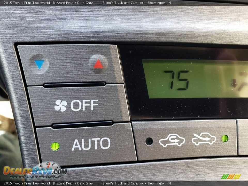 2015 Toyota Prius Two Hybrid Blizzard Pearl / Dark Gray Photo #21