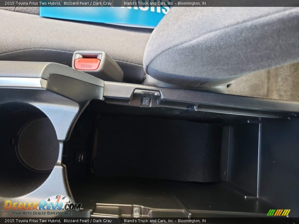 2015 Toyota Prius Two Hybrid Blizzard Pearl / Dark Gray Photo #25