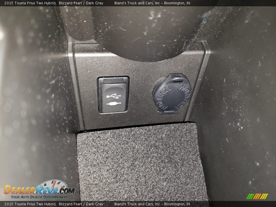 2015 Toyota Prius Two Hybrid Blizzard Pearl / Dark Gray Photo #26