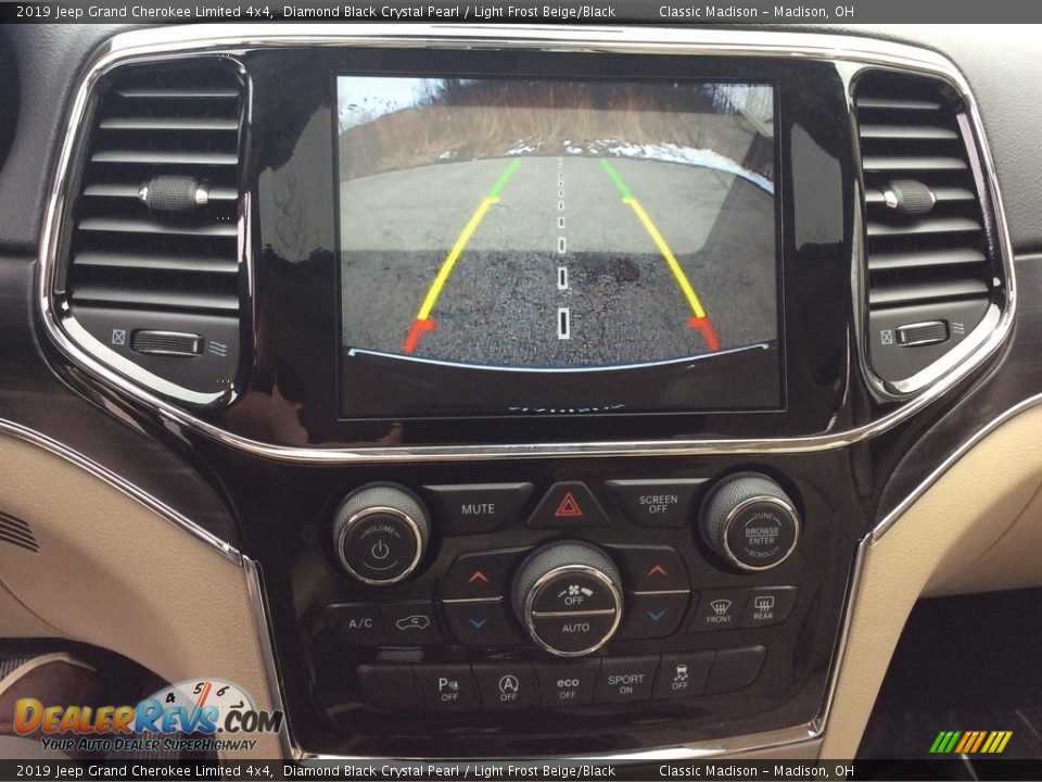 2019 Jeep Grand Cherokee Limited 4x4 Diamond Black Crystal Pearl / Light Frost Beige/Black Photo #16