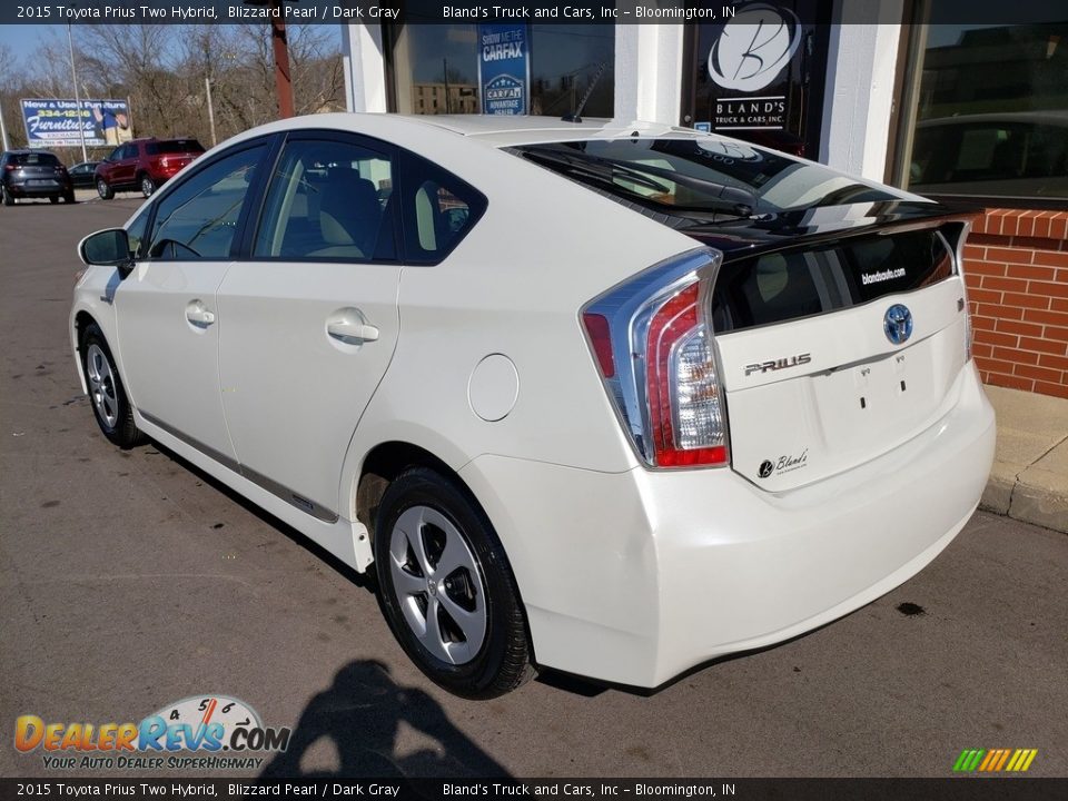 2015 Toyota Prius Two Hybrid Blizzard Pearl / Dark Gray Photo #32