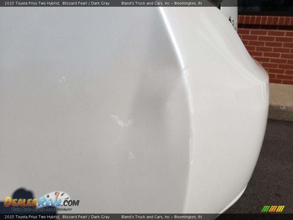 2015 Toyota Prius Two Hybrid Blizzard Pearl / Dark Gray Photo #33