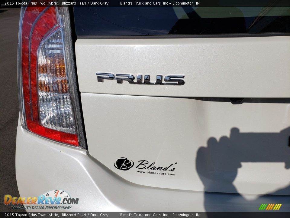 2015 Toyota Prius Two Hybrid Blizzard Pearl / Dark Gray Photo #35
