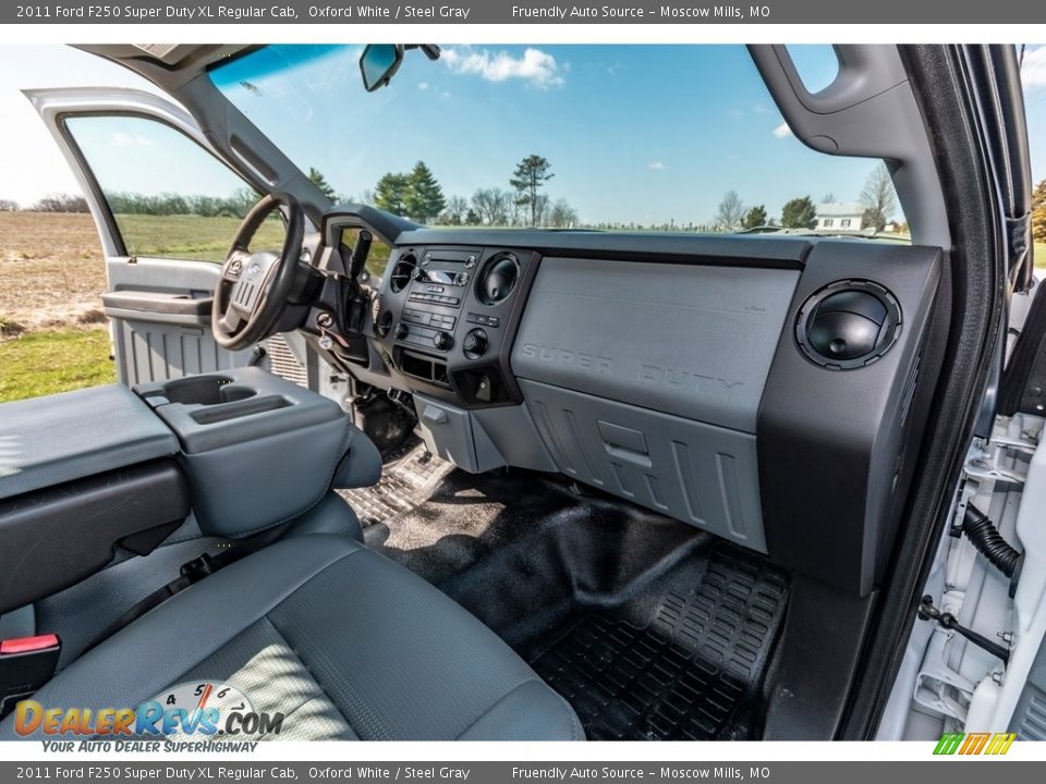 2011 Ford F250 Super Duty XL Regular Cab Oxford White / Steel Gray Photo #26