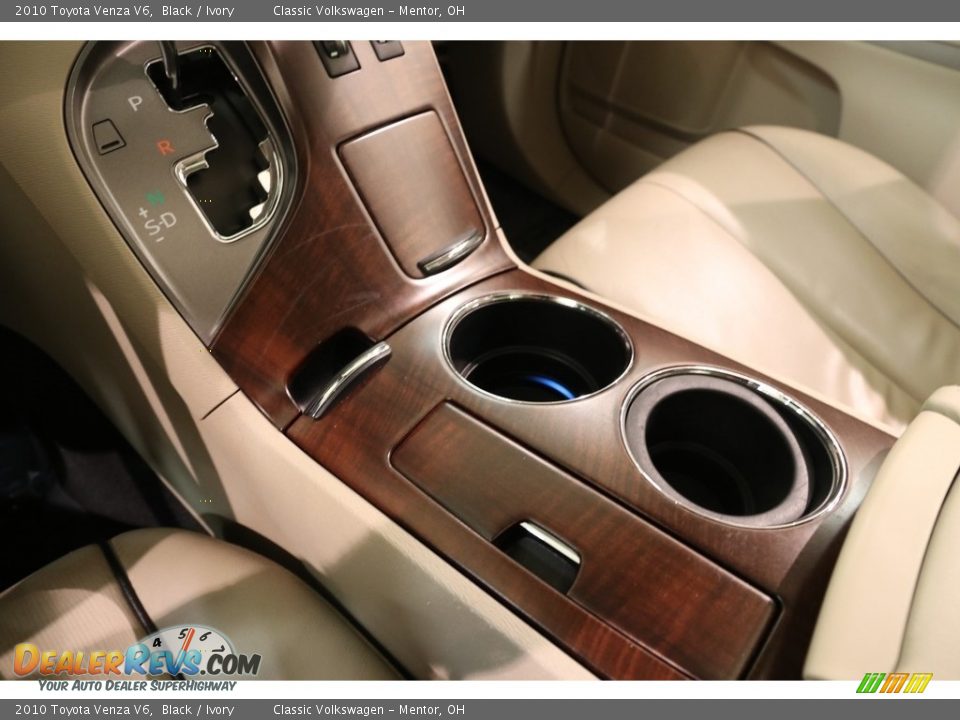 2010 Toyota Venza V6 Black / Ivory Photo #14