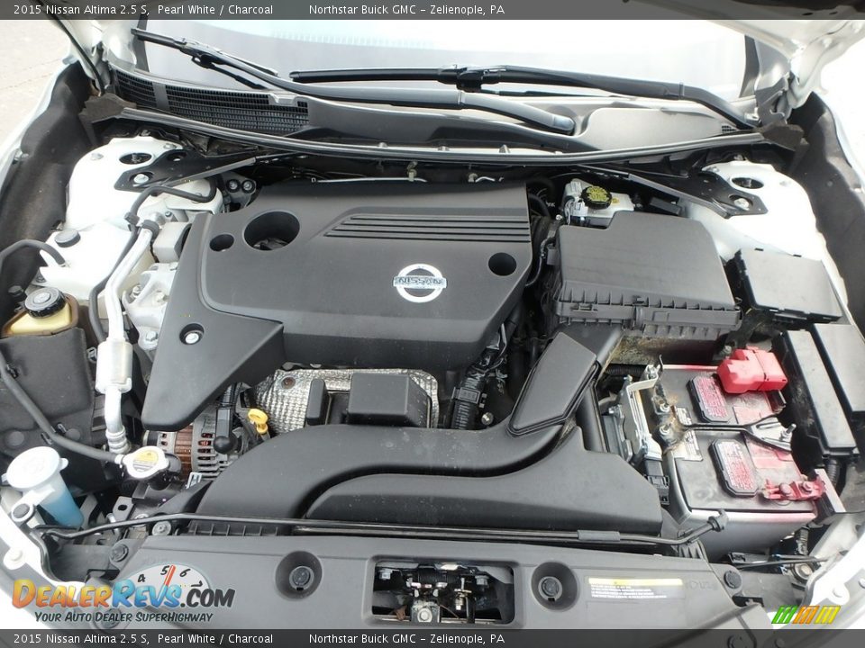 2015 Nissan Altima 2.5 S Pearl White / Charcoal Photo #2