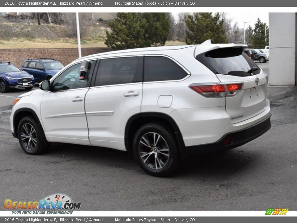 2016 Toyota Highlander XLE Blizzard Pearl / Almond Photo #4