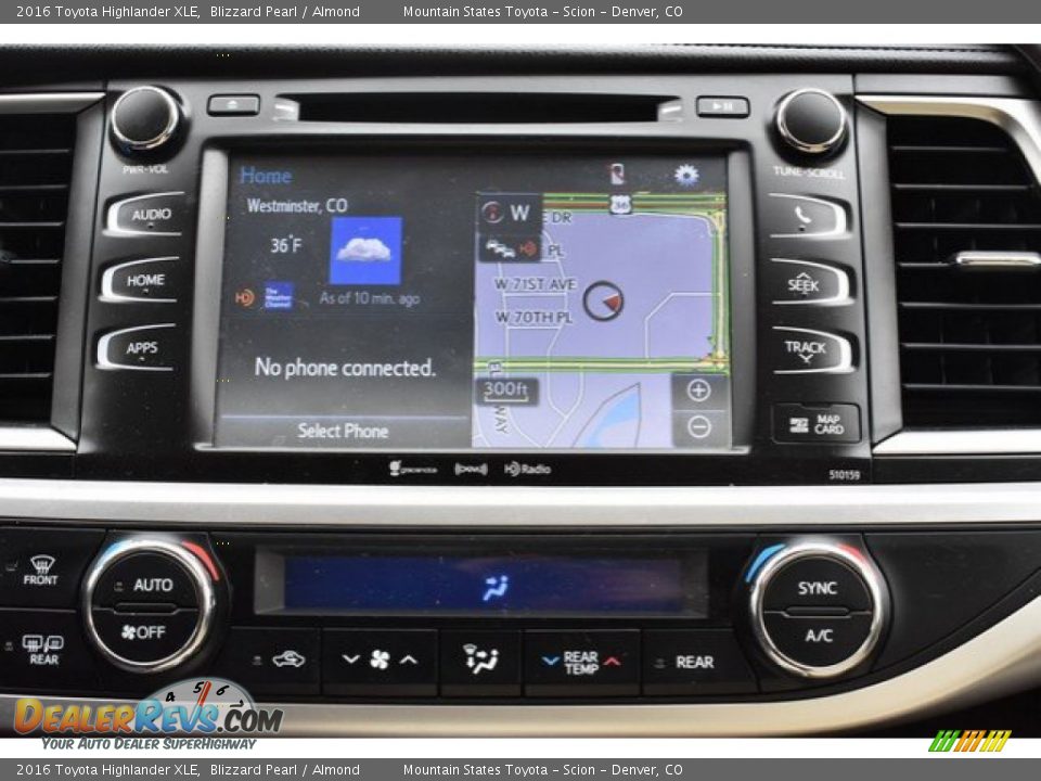 2016 Toyota Highlander XLE Blizzard Pearl / Almond Photo #11